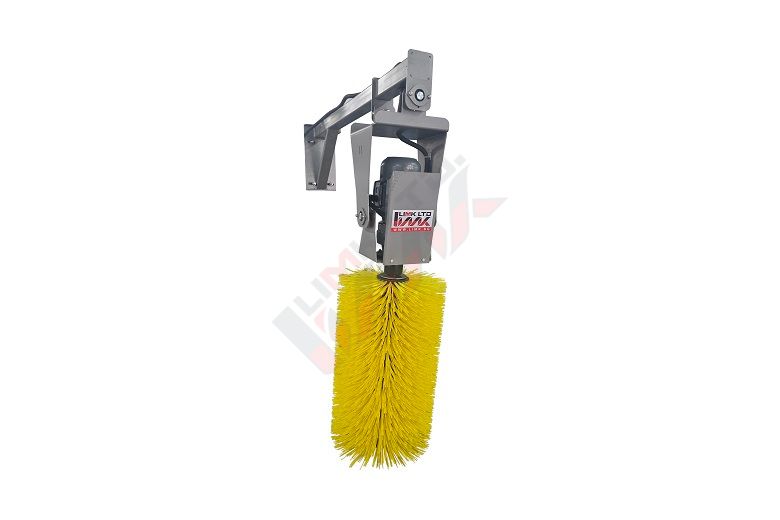 Automatic cow brush