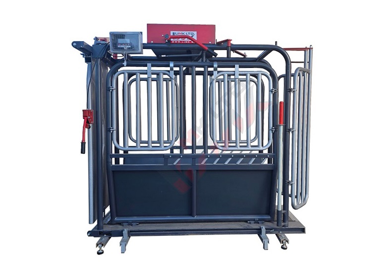 Veterinary beef cattle crush with pressure system